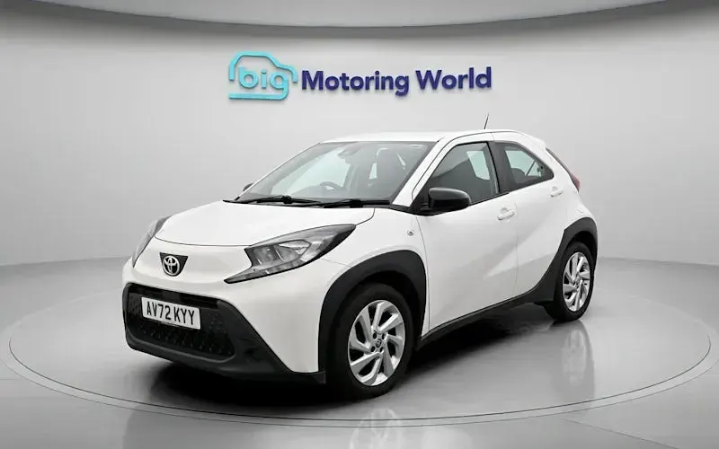 Used Toyota Aygo X PURE 72 HP (52 kW) 2025 SUV