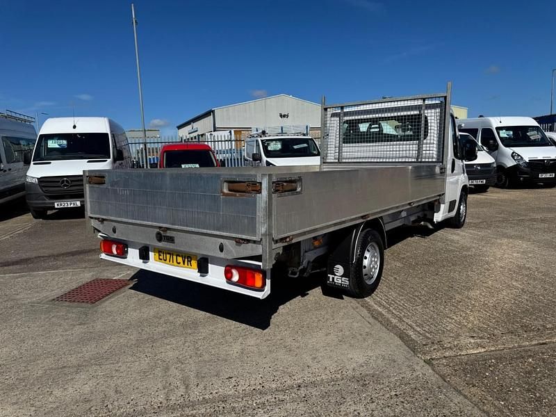Used Peugeot Boxer 140 HP (102 kW) 2022 White Van