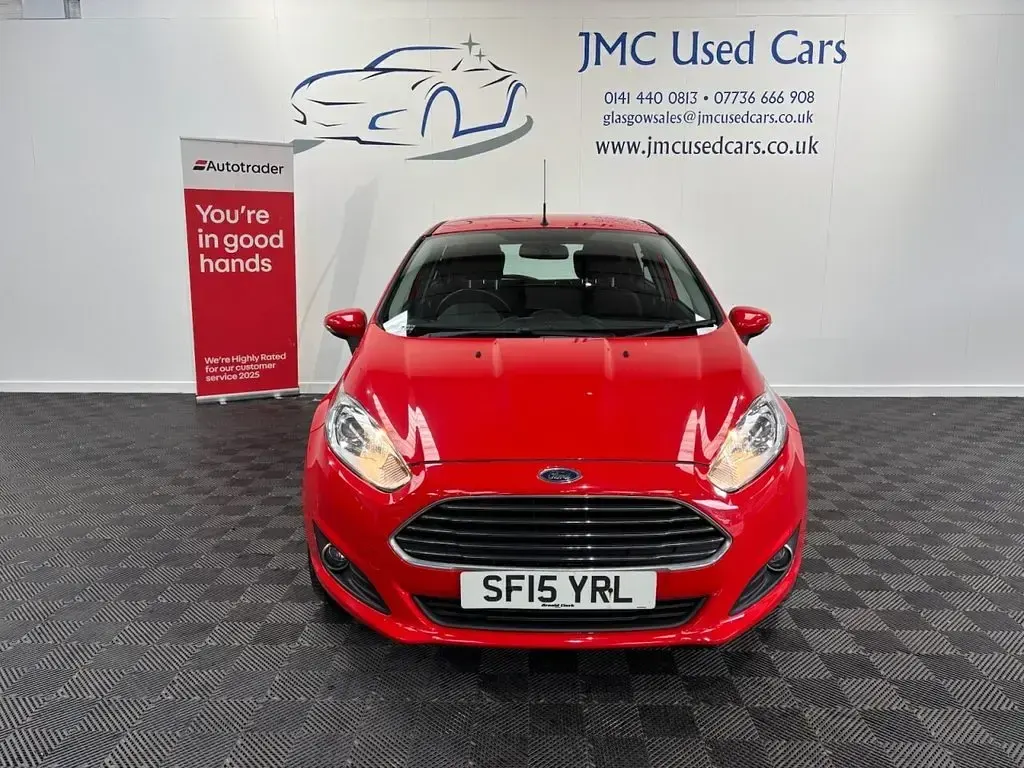 Used Ford Fiesta Zetec 100 HP (73 kW) 2015 Red Hatchback