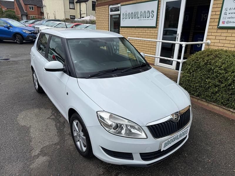 Moon white Used 2014 Skoda Fabia SE Hatchback | £4,995 (A bit pricey) - Image 1/4