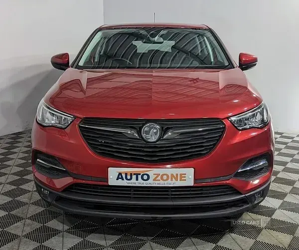 Used Vauxhall Grandland X S 130 HP (95 kW) 2019 Red SUV