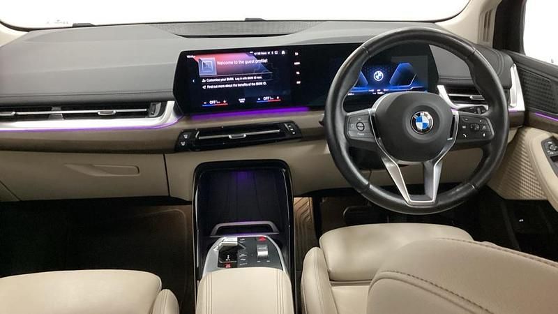 Used BMW 220 Active Tourer Luxury Line 168 HP (123 kW) 2022 White MPV