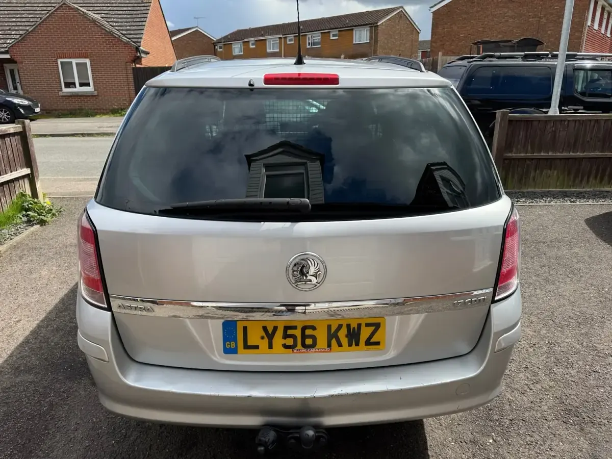 Usado Vauxhall Astra Sportive 2007 Plateado Van