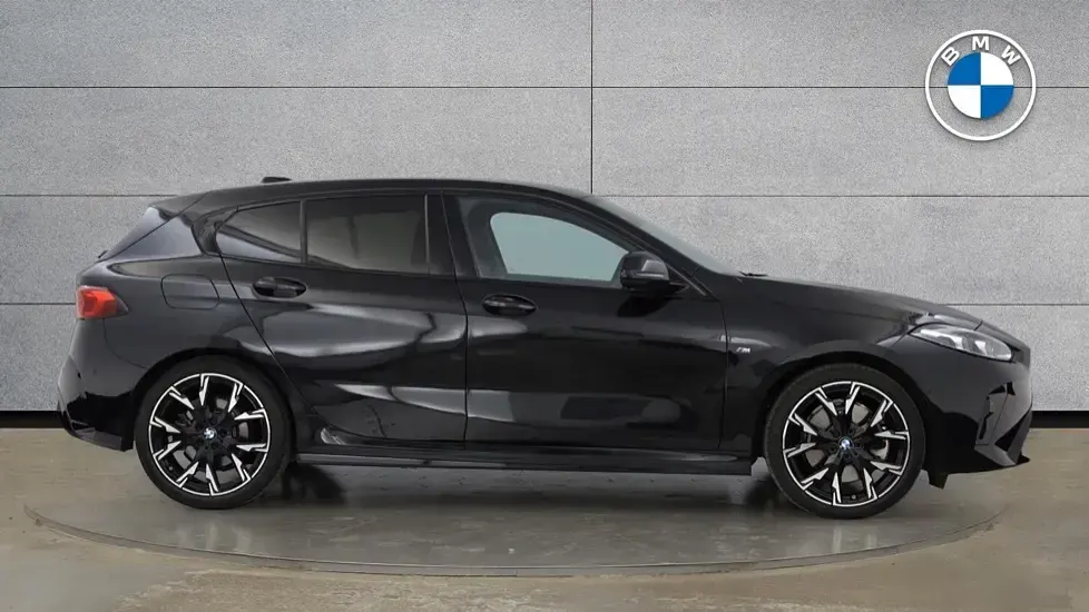 Used BMW 123 M Sport 215 HP (158 kW) 2025 Black Hatchback