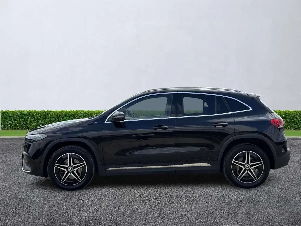 Used Mercedes EQA250 AMG line 139 kW (190 HP) 2021 Black SUV