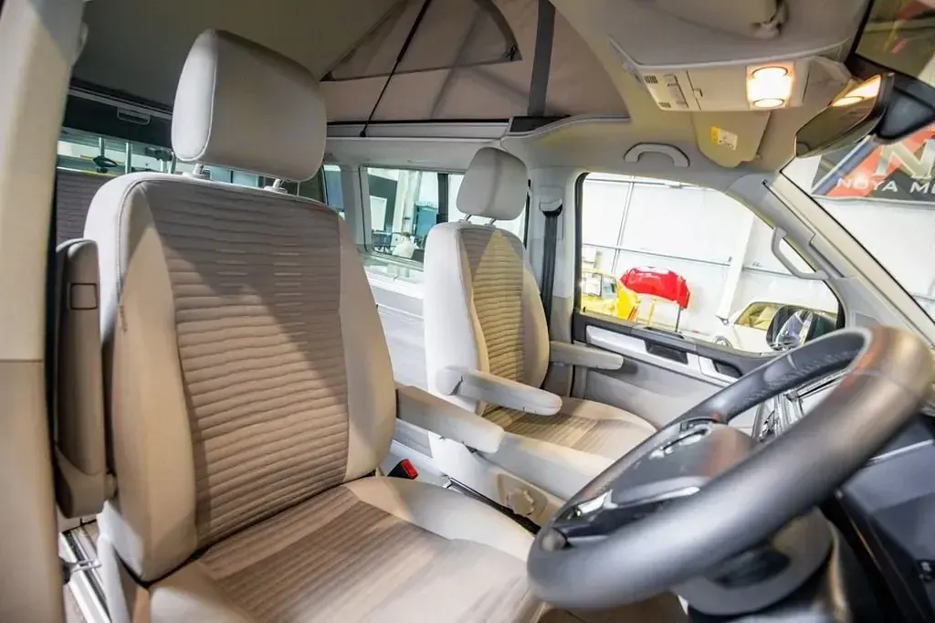 Usado VW California California 204 HP (150 kW) 2017 Cinzento Van