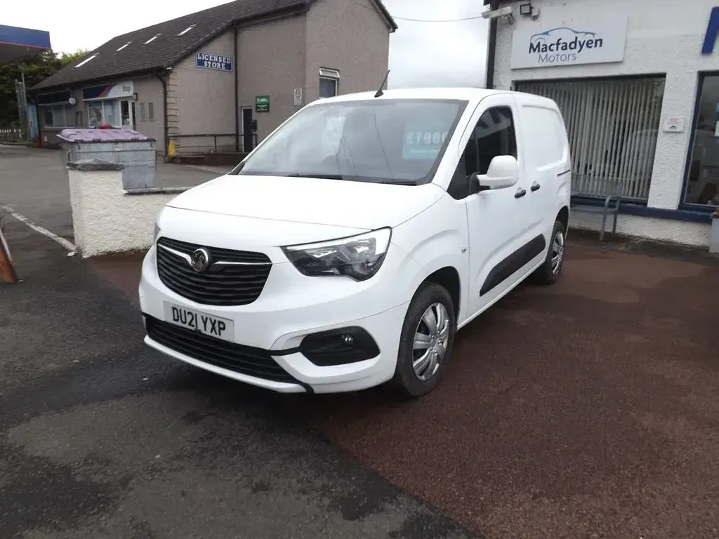 Used Vauxhall Combo Sportive 100 HP (73 kW) 2021 White MPV