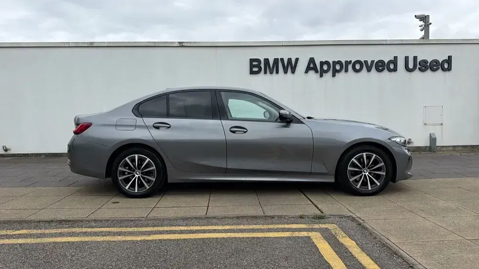 Used BMW 320 Sport Line 181 HP (133 kW) 2023 Grey