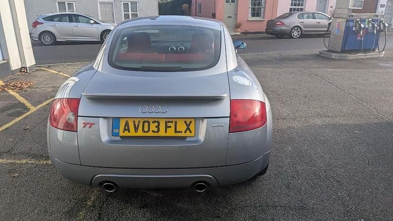 Używany Audi TT 225 KM (165 kW) 2003 Srebrny Coupe