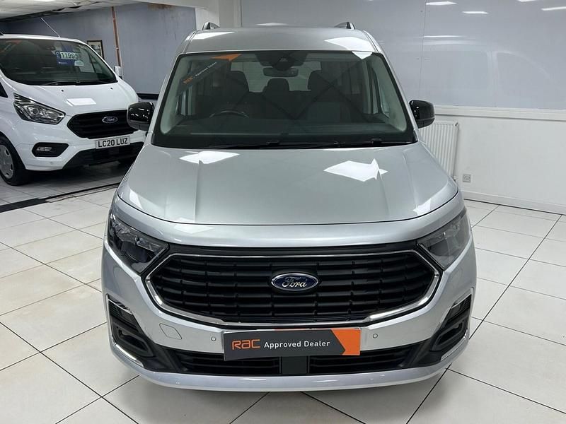 Used Ford Tourneo Connect Titanium 122 HP (89 kW) 2022 Silver MPV