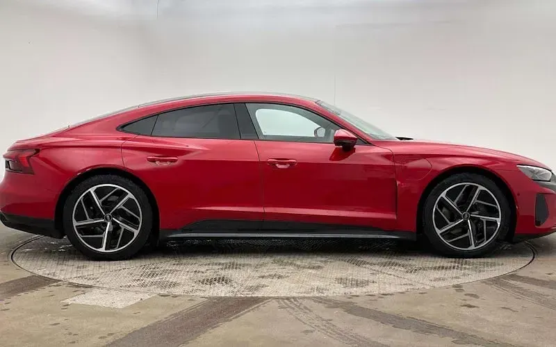 Used Audi e-tron GT quattro Design 389 kW (530 HP) 2023 Red Sedan
