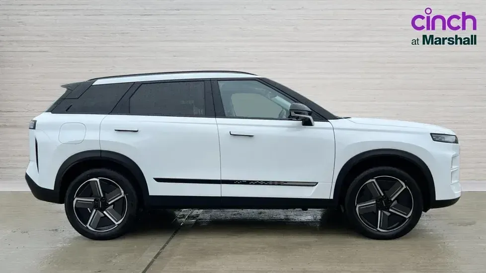 Used Jaecoo 7 204 HP (150 kW) 2026 Two tone solid  granite white/black SUV