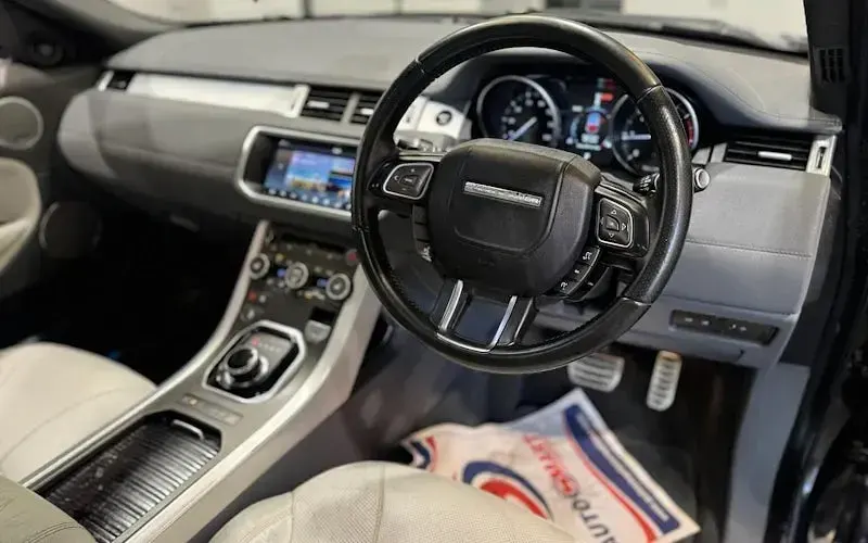 Used Land Rover Range Rover evoque HSE Dynamic 180 HP (132 kW) 2017 Hatchback
