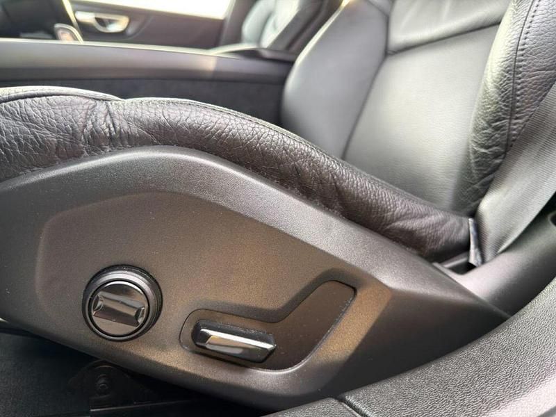 Used Volvo V60 Momentum 161 HP (118 kW) 2020 Grey Estate