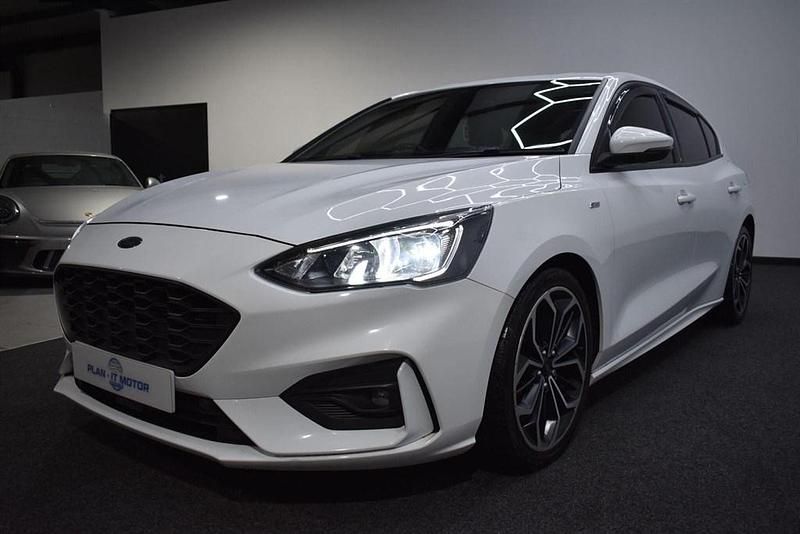 Used Ford Focus ST-Line X 120 HP (88 kW) 2019 White Hatchback