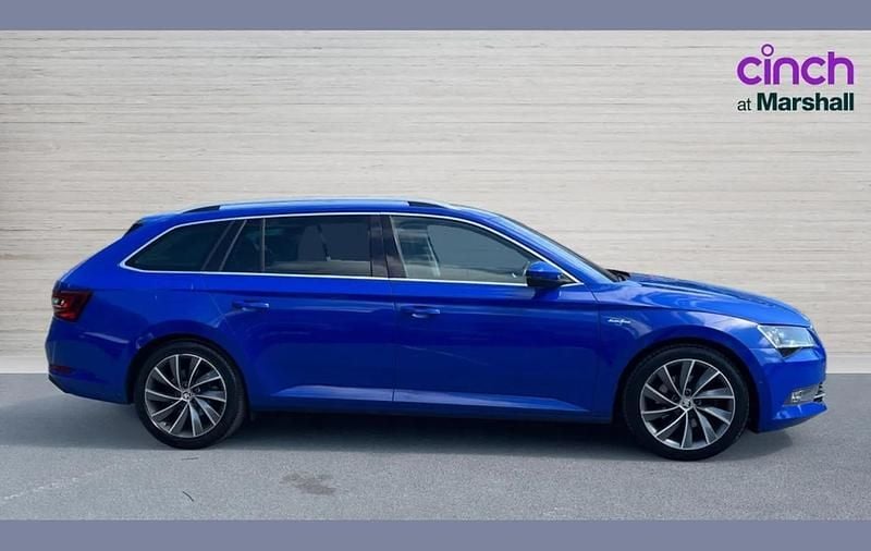 Used Skoda Superb 190 HP (139 kW) 2018 Blue Estate