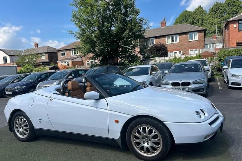 White Used 1998 Alfa Romeo Spider Cabriolet | £3,000 - Image 1/1