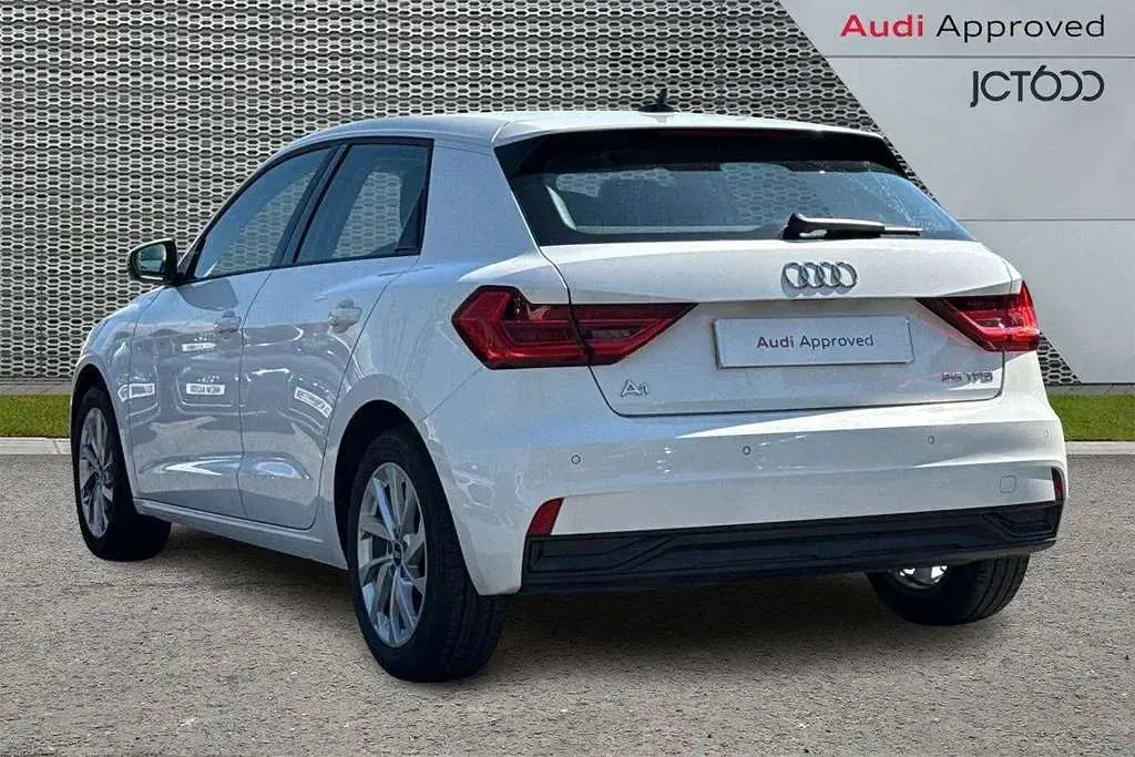 Used Audi A1 Sport 94 HP (69 kW) 2023 White SUV