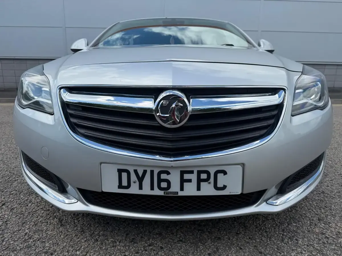 Used Vauxhall Insignia S 136 HP (100 kW) 2016 Silver Hatchback