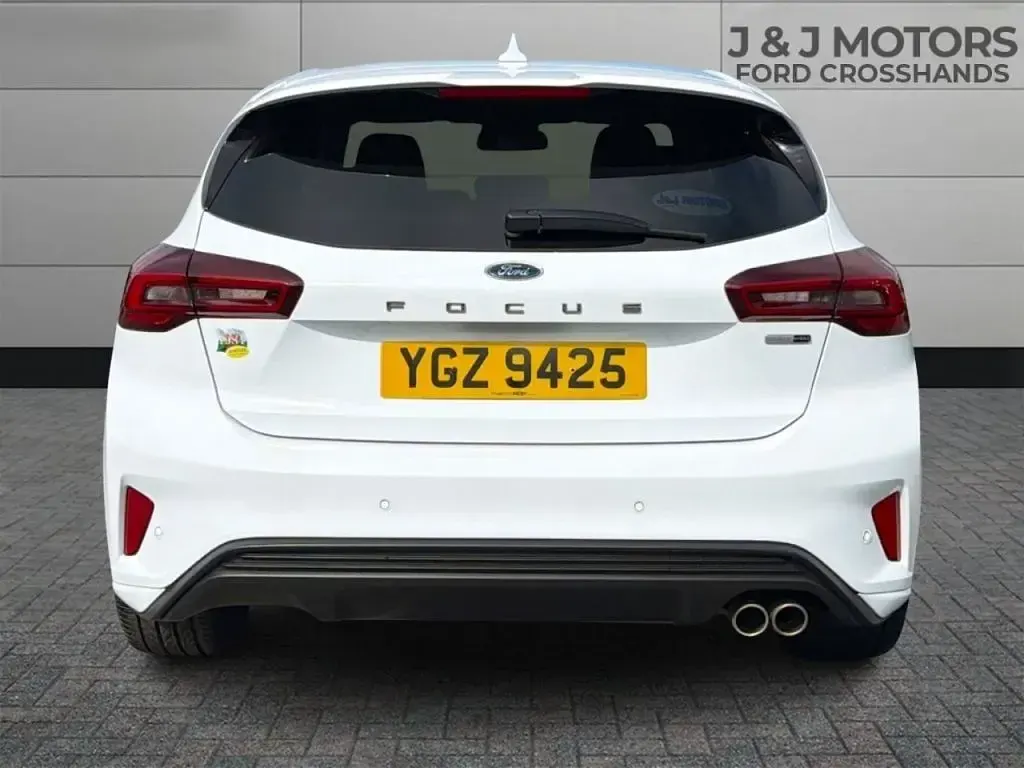 Used Ford Focus ST-Line 2023 White Hatchback