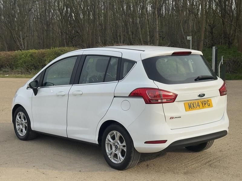 Used Ford B-MAX Zetec 90 HP (66 kW) 2014 White MPV