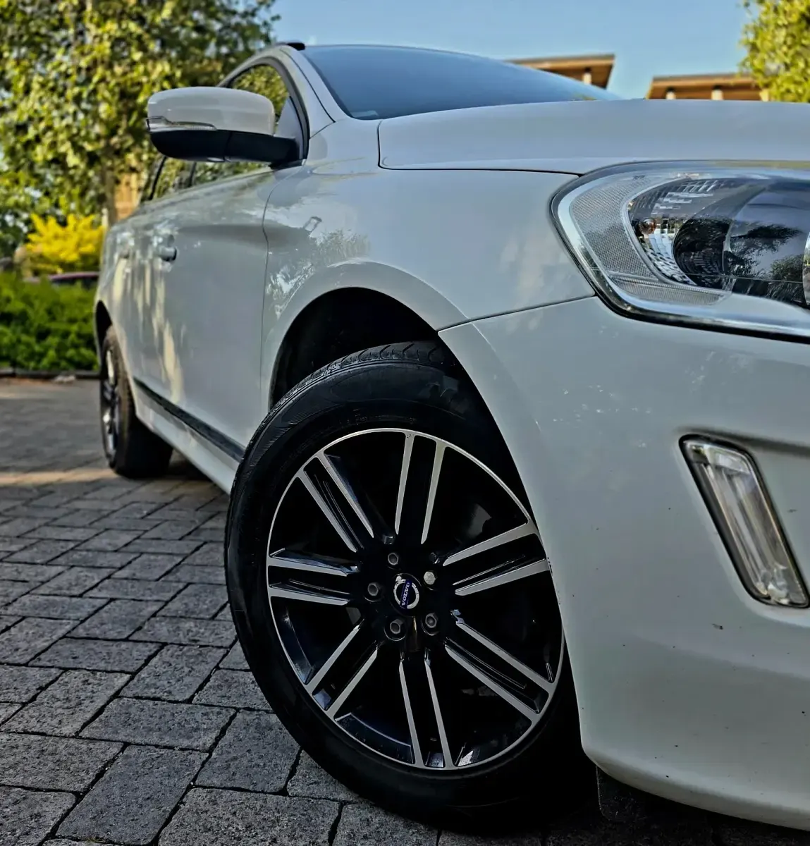 Used Volvo XC60 SE Lux 2016 White SUV
