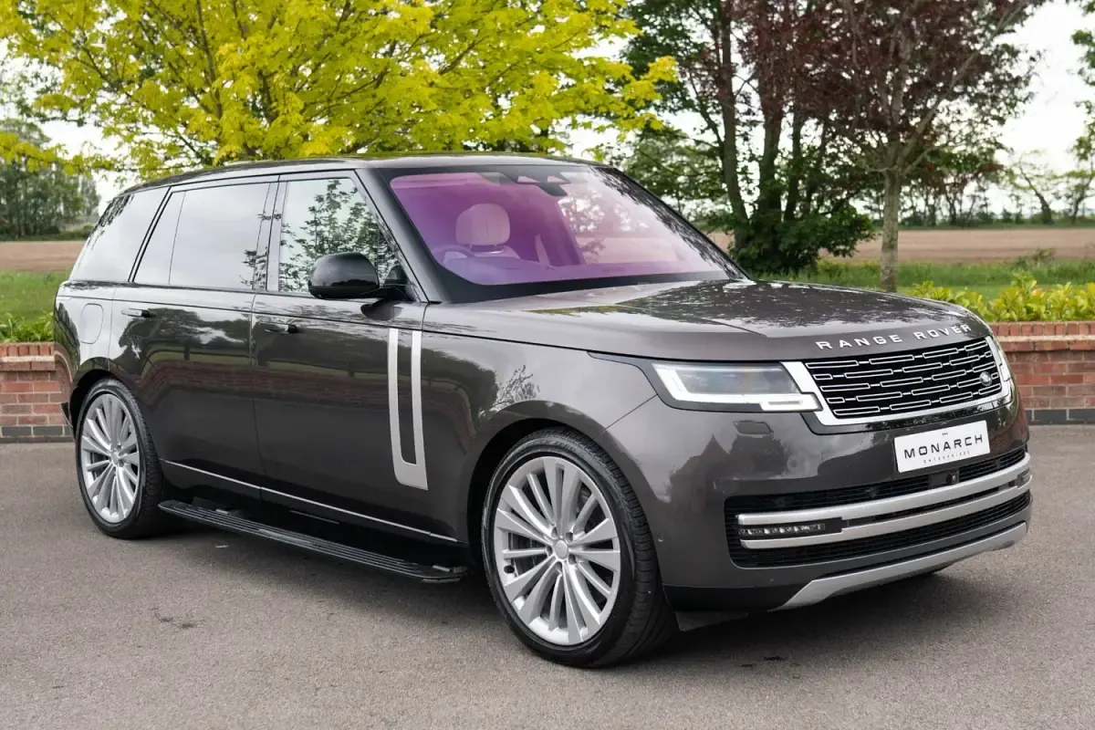 Begagnad Land Rover Range Rover First Edition 2023 Grå SUV