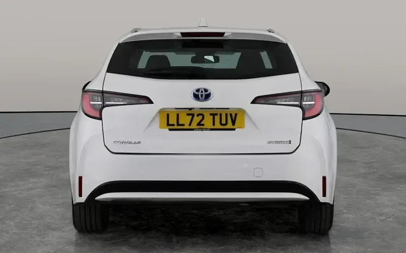 Used Toyota Corolla 140 HP (102 kW) 2022 White Estate
