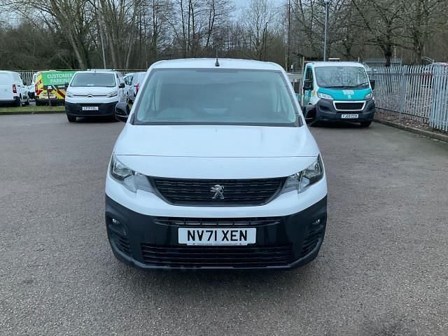 Used Peugeot Partner Premium 2022 White MPV