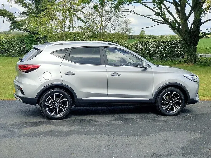 Used MG ZS Exclusive 106 HP (77 kW) 2023 Silver SUV