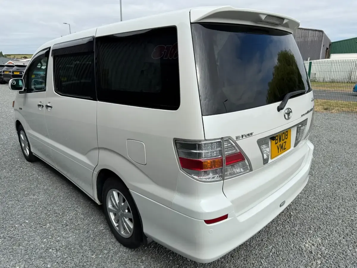 Usado Toyota Alphard 2008 Branco Monovolume