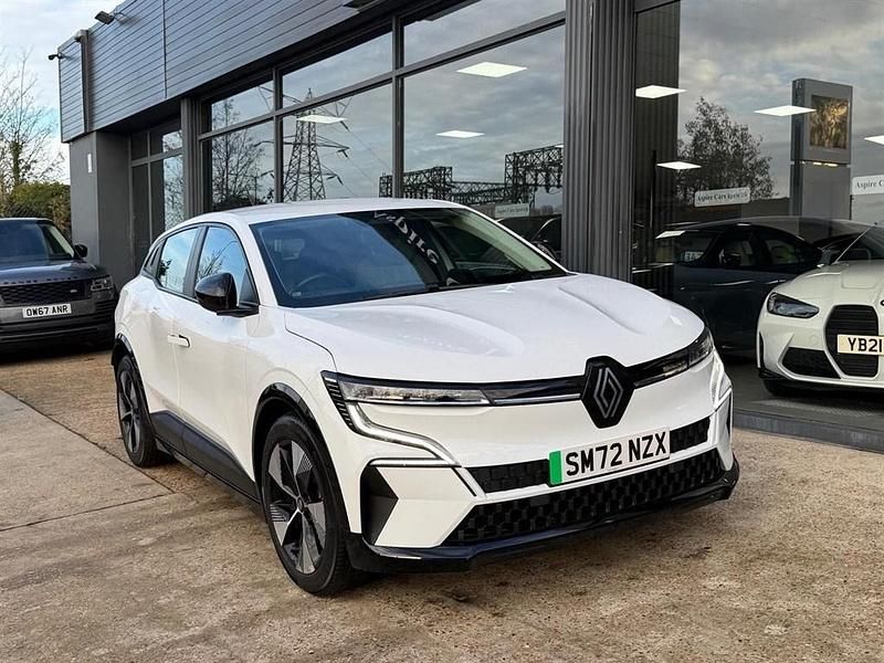 Używany Renault Megane E-Tech Equilibre 160 kW (218 KM) 2022 Biały Hatchback