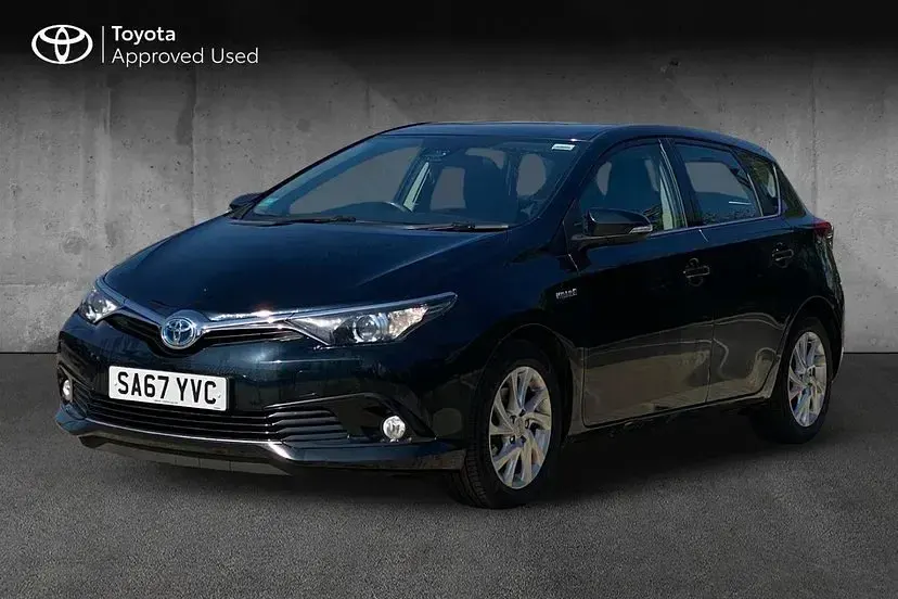 Used Toyota Auris Hybrid Business Edition 136 HP (100 kW) 2017 Grey Hatchback