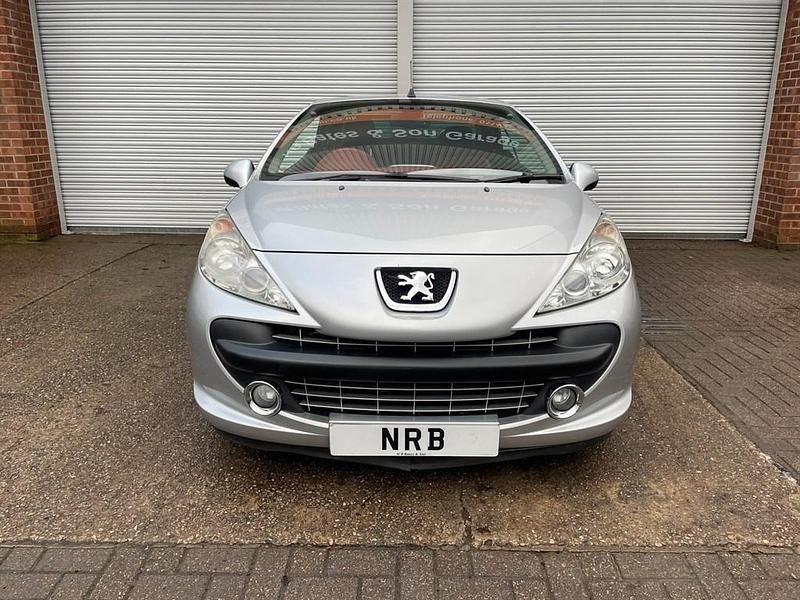 Used Peugeot 207 CC GT 120 HP (88 kW) 2007 Aluminium grey Cabriolet