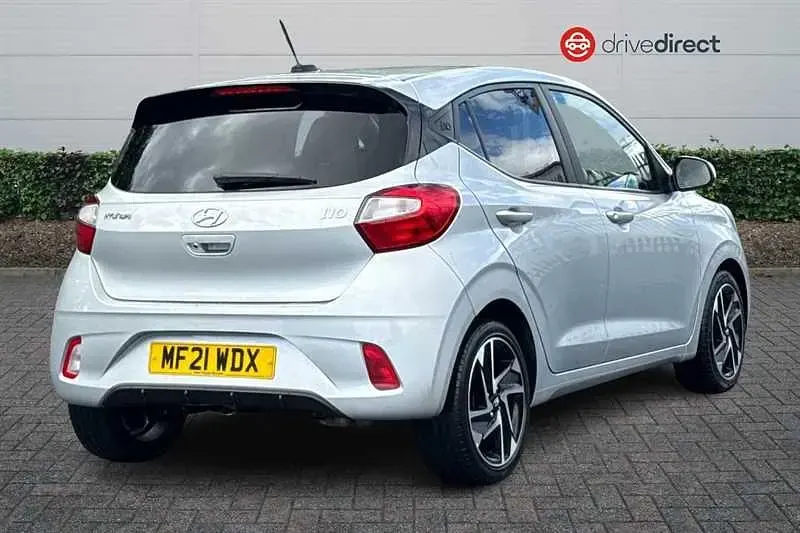 Used Hyundai i10 Premium 67 HP (49 kW) 2021 Silver Hatchback