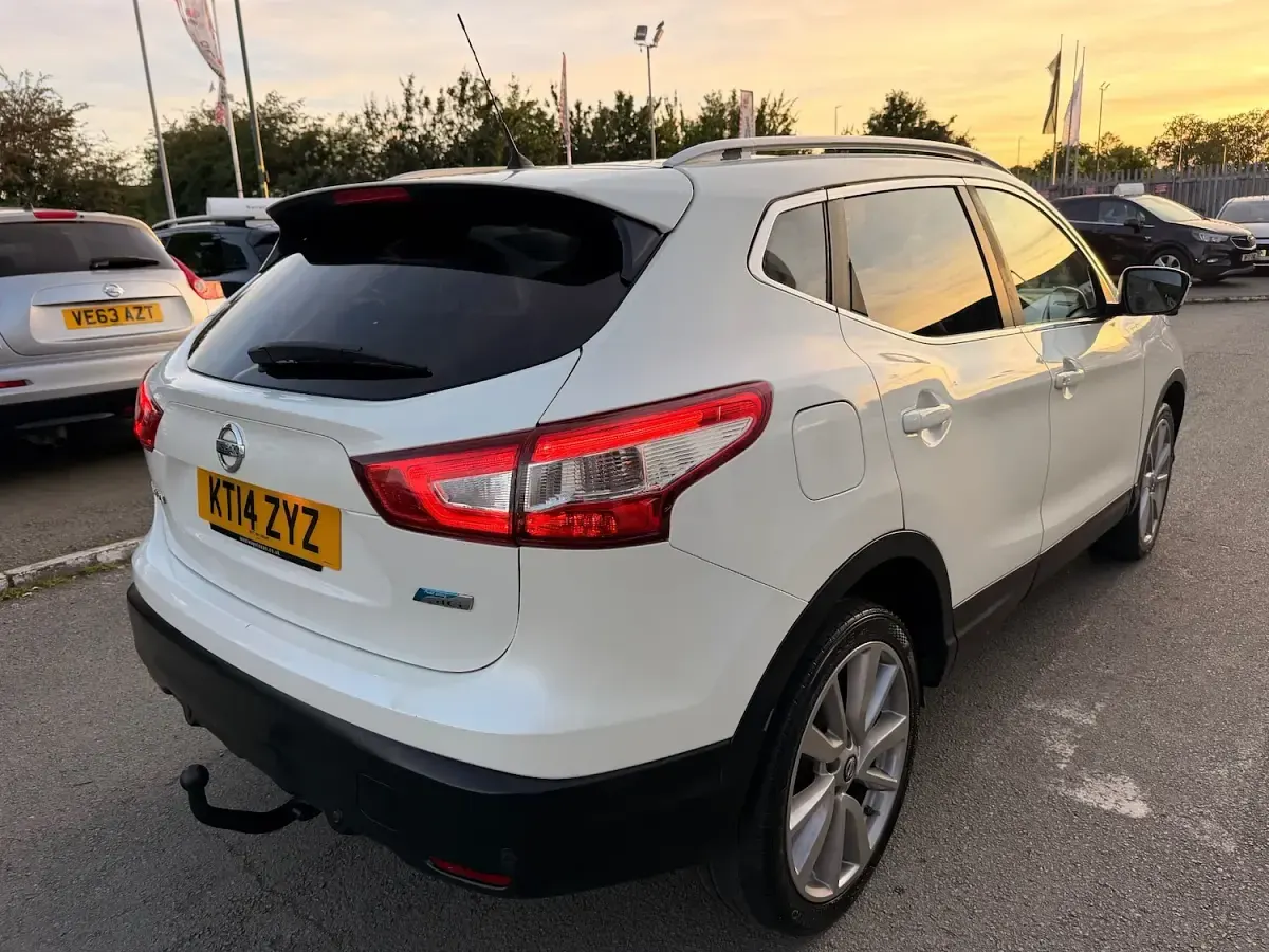 Used Nissan Qashqai Tekna 110 HP (80 kW) 2014 White SUV