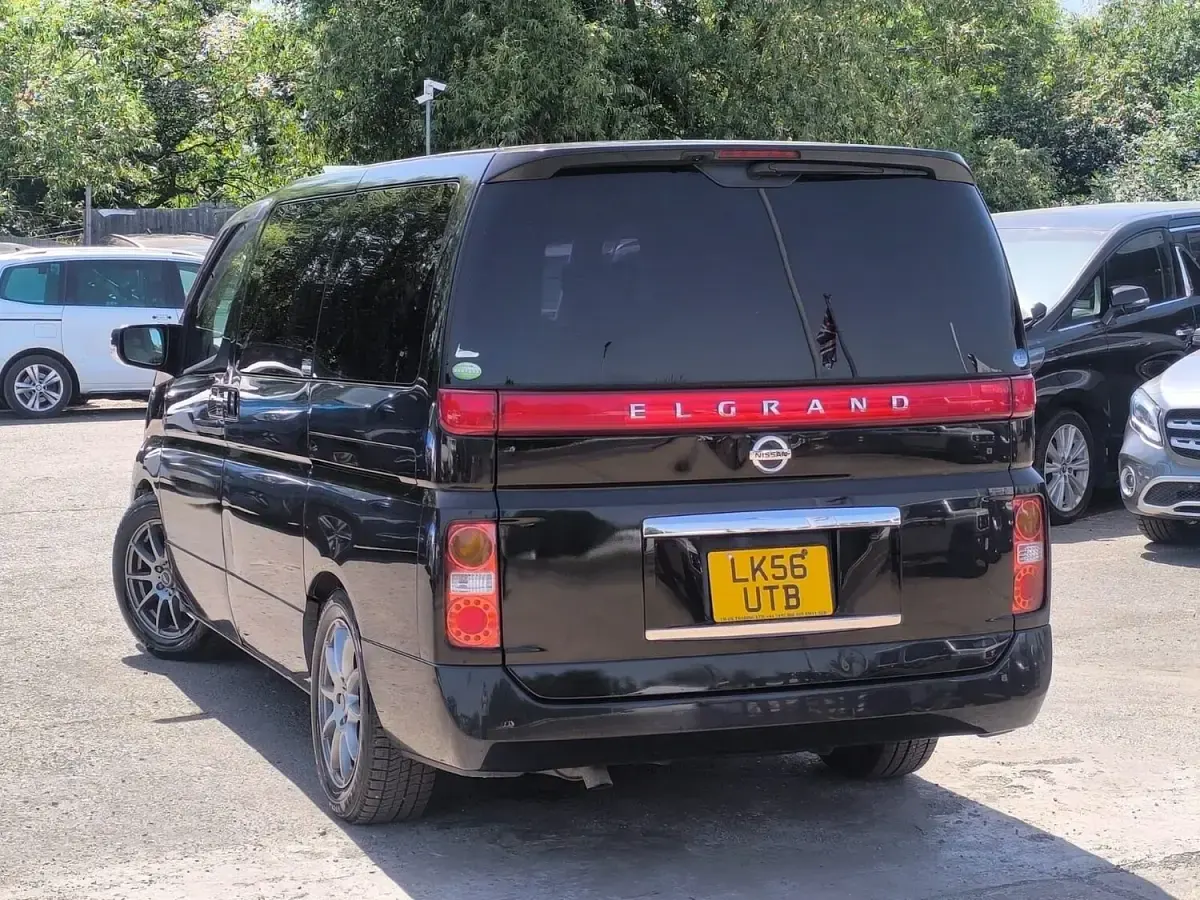 Used Nissan Elgrand 2007 Black MPV