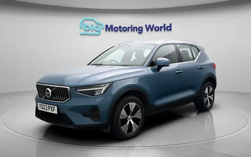 Used Volvo XC40 Core 211 HP (155 kW) 2022 Blue SUV