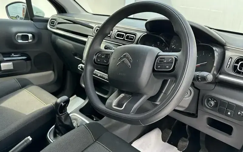 Used Citroën C3 PureTech 83 HP (61 kW) 2024 Black Hatchback