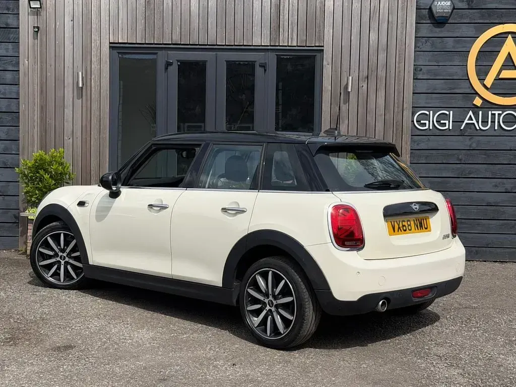 Used Mini Cooper Hatch 2018 White Hatchback
