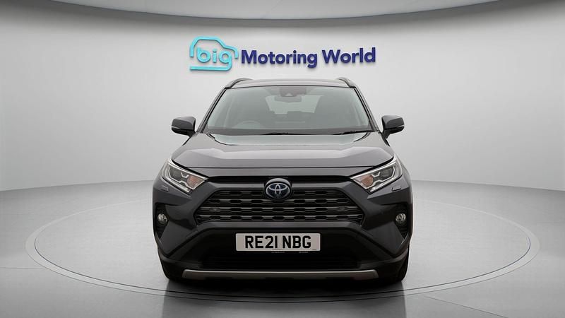 Used Toyota RAV4 Hybrid 219 HP (161 kW) 2021 SUV