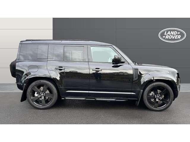 Used Land Rover Defender SE Dynamic 245 HP (180 kW) 2025 Black SUV