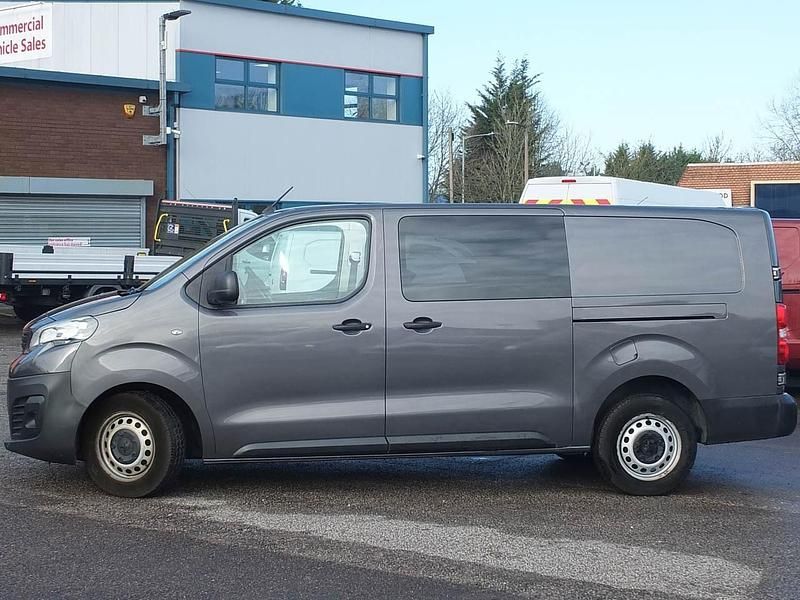 Used Peugeot Expert S 145 HP (106 kW) 2022 Grey Van