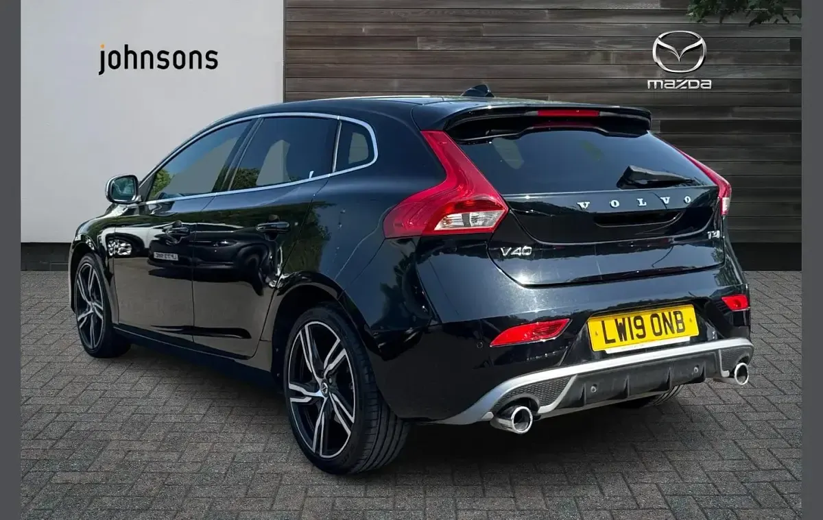Used Volvo V40 R-Design 150 HP (110 kW) 2019 Black Hatchback