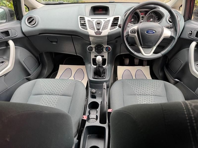 Used Ford Fiesta Zetec 96 HP (70 kW) 2011 Black Hatchback