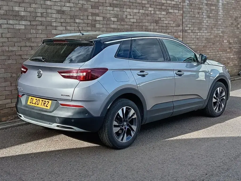 Second-hand Vauxhall Grandland X S 130 CP (95 kW) 2020 Gri SUV