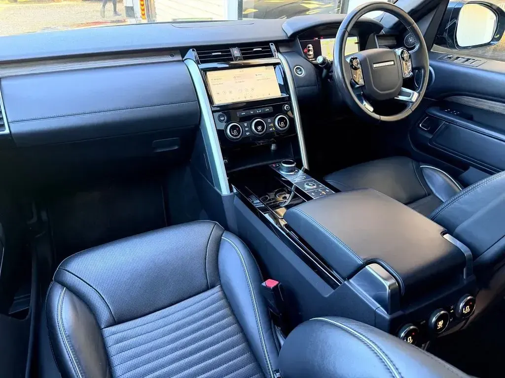 Used Land Rover Discovery 5 HSE Luxury 306 HP (225 kW) 2020 Grey SUV