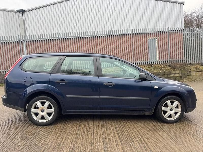 Used Ford Focus Sport 99 HP (72 kW) 2005 Blue Estate