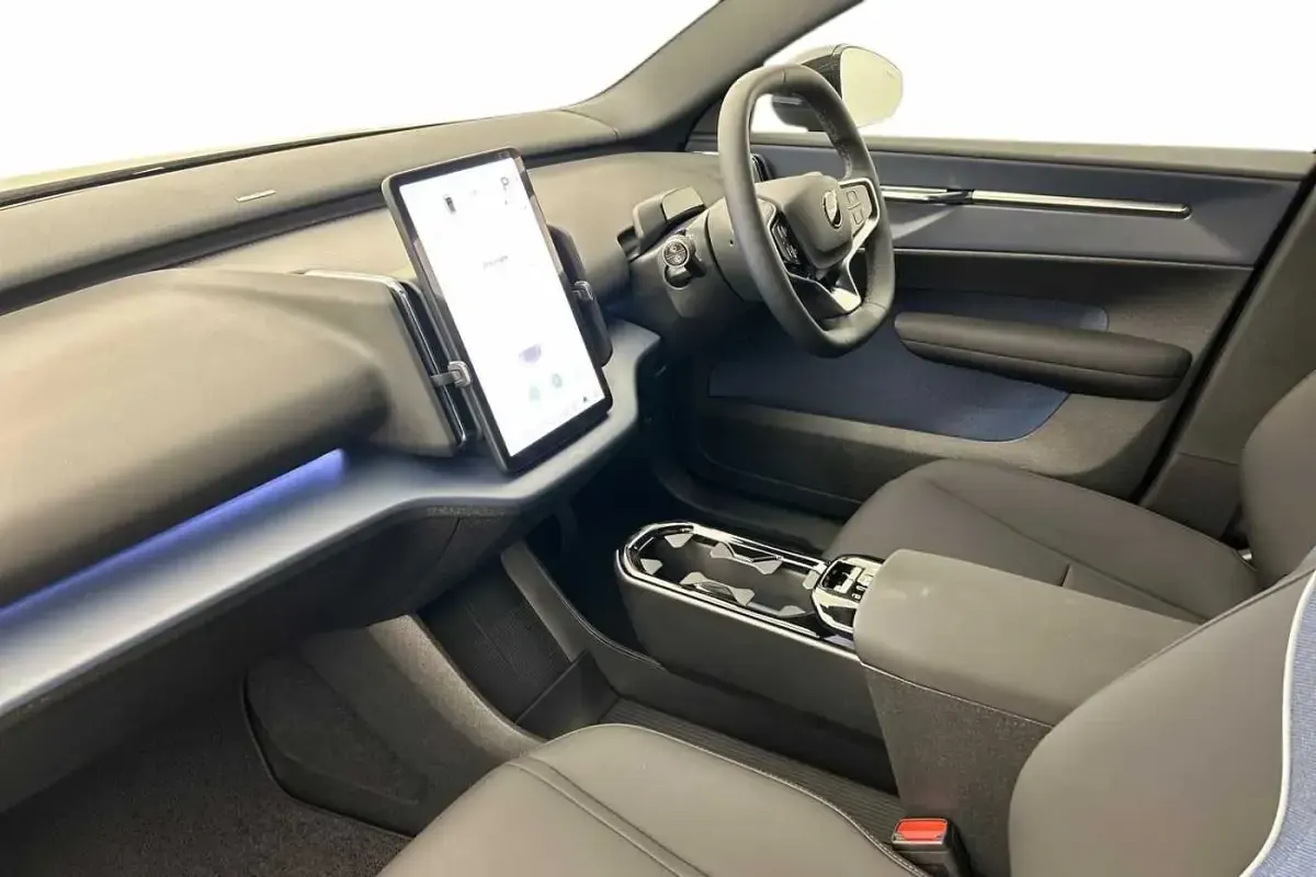 New Volvo EX30 Plus 197 kW (268 HP) 2026 Black SUV