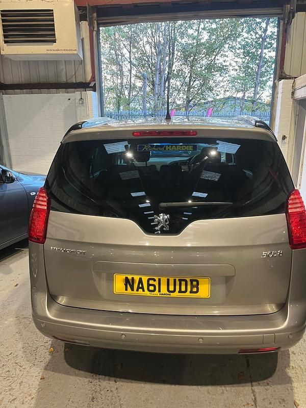 Used Peugeot 5008 112 HP (82 kW) 2011 Grey MPV